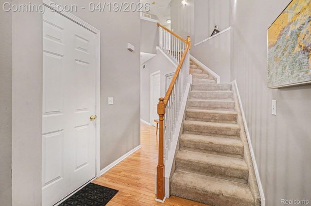 5519 Elmhurst Drive, Trenton, MI 48183