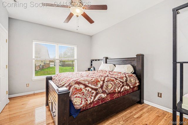 5519 Elmhurst Drive, Trenton, MI 48183