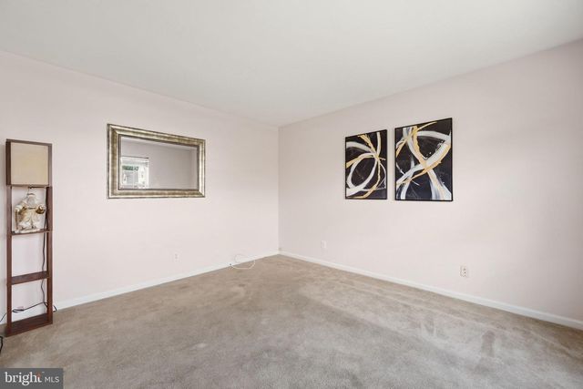 5 MAYFLOWER, Sicklerville, NJ 08081