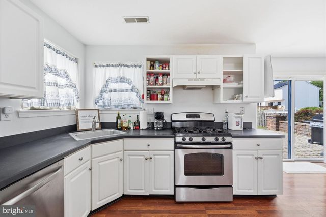 5 MAYFLOWER, Sicklerville, NJ 08081