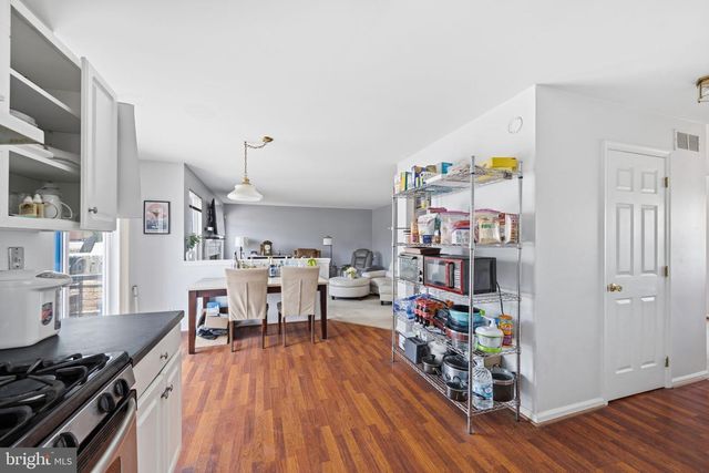 5 MAYFLOWER, Sicklerville, NJ 08081