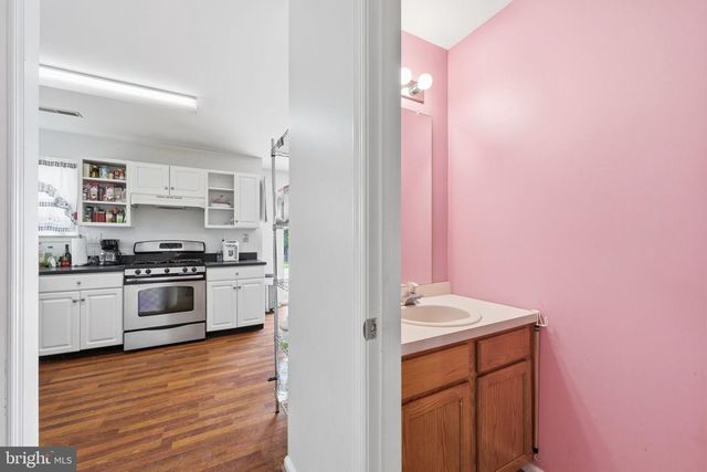 5 MAYFLOWER, Sicklerville, NJ 08081