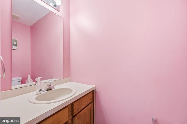 5 MAYFLOWER, Sicklerville, NJ 08081