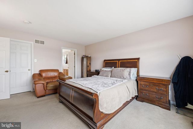 5 MAYFLOWER, Sicklerville, NJ 08081
