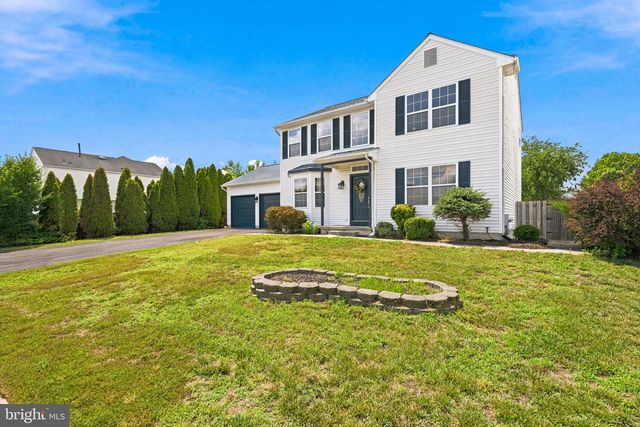 5 MAYFLOWER, Sicklerville, NJ 08081