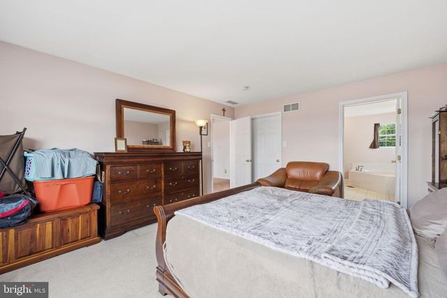 5 MAYFLOWER, Sicklerville, NJ 08081