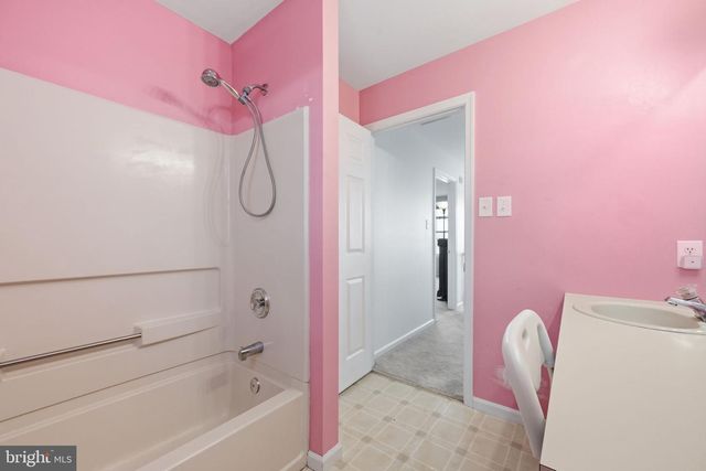 5 MAYFLOWER, Sicklerville, NJ 08081