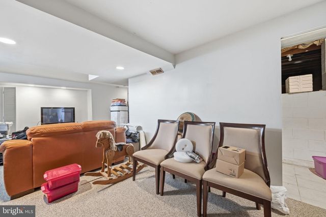 5 MAYFLOWER, Sicklerville, NJ 08081