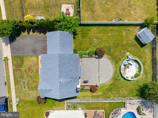 5 MAYFLOWER, Sicklerville, NJ 08081