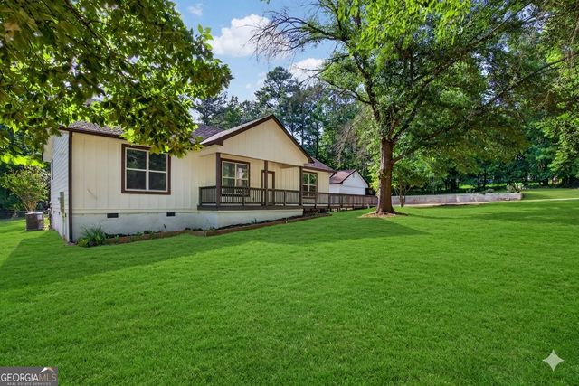 100 Willow Creek Drive, Locust Grove, GA 30248