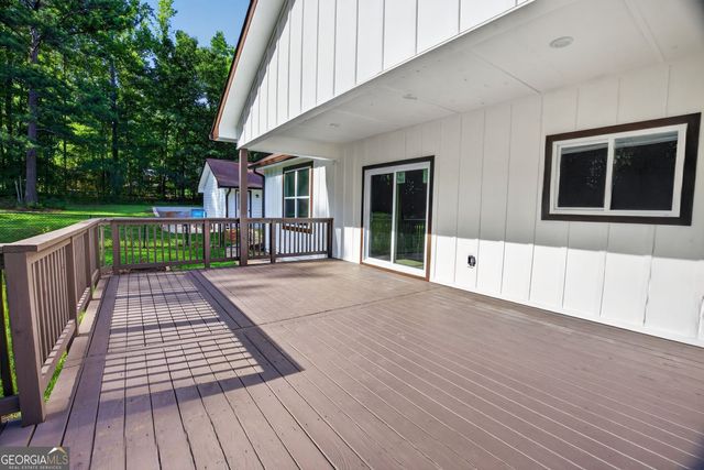 100 Willow Creek Drive, Locust Grove, GA 30248