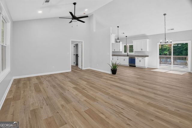 100 Willow Creek Drive, Locust Grove, GA 30248