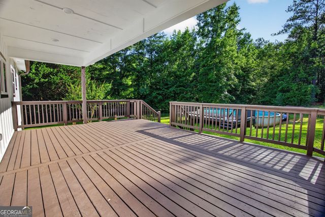100 Willow Creek Drive, Locust Grove, GA 30248