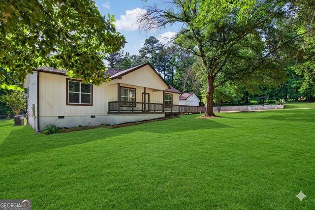100 Willow Creek Drive, Locust Grove, GA 30248