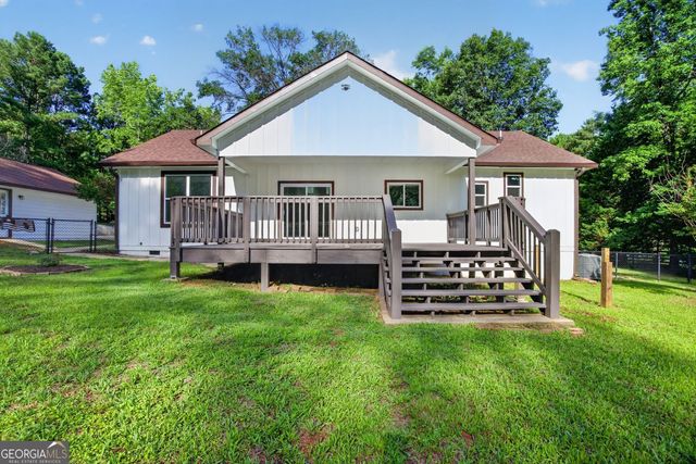 100 Willow Creek Drive, Locust Grove, GA 30248