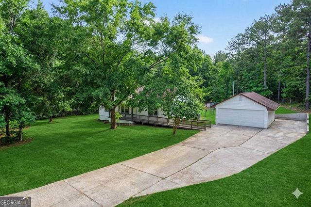 100 Willow Creek Drive, Locust Grove, GA 30248