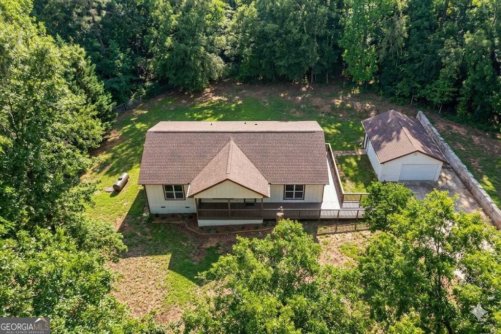 100 Willow Creek Drive, Locust Grove, GA 30248