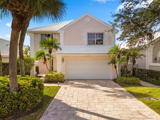 54 Windsor Lane, Palm Beach Gardens, FL 33418