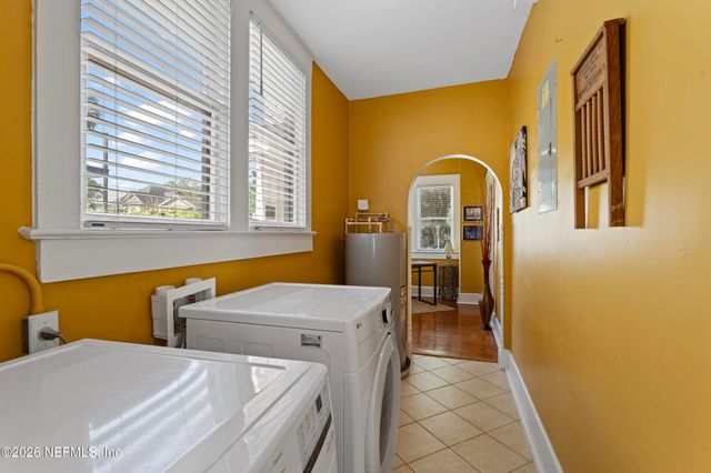 402 E 6TH Street, Jacksonville, FL 32206