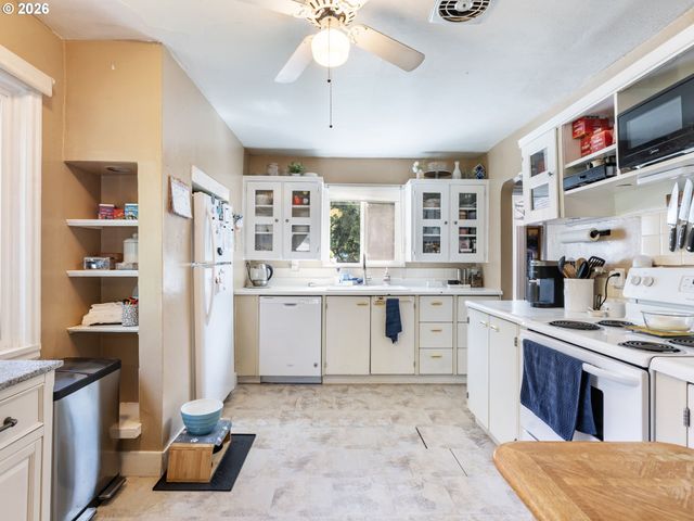 3003 WATSON Ave, Vancouver, WA 98661