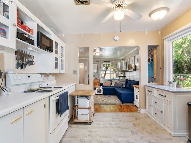 3003 WATSON Ave, Vancouver, WA 98661