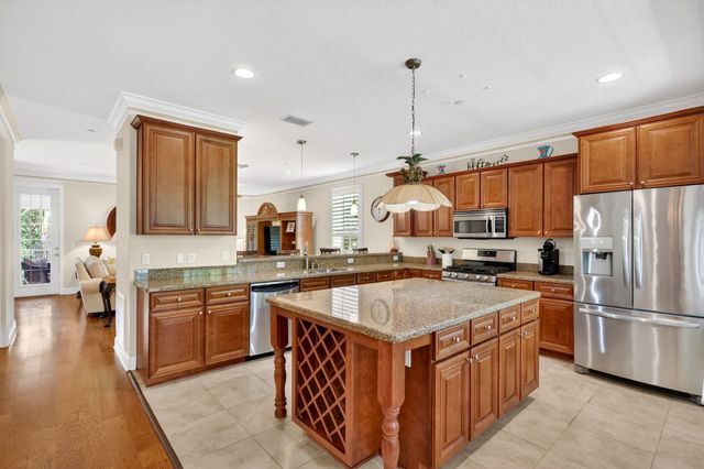 540 SW Akron Avenue, Stuart, FL 34994