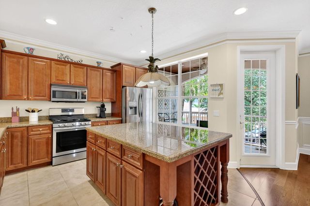 540 SW Akron Avenue, Stuart, FL 34994
