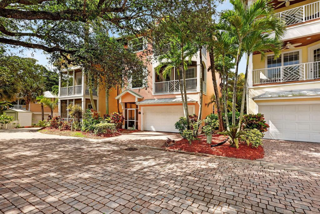 540 SW Akron Avenue, Stuart, FL 34994