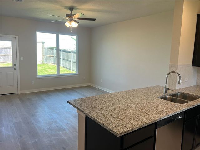 225 Cross Lane, Caldwell, TX 77836