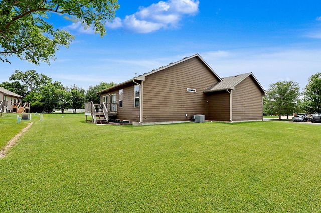 933 W Threewood, Andover, KS 67002