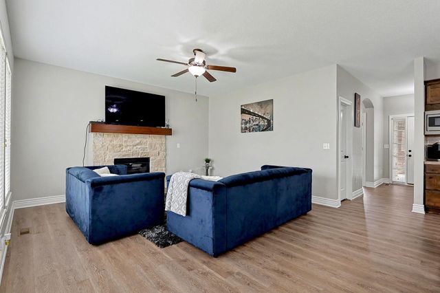 933 W Threewood, Andover, KS 67002