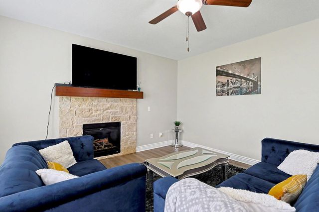 933 W Threewood, Andover, KS 67002