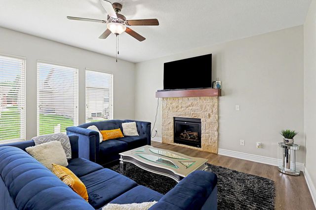 933 W Threewood, Andover, KS 67002
