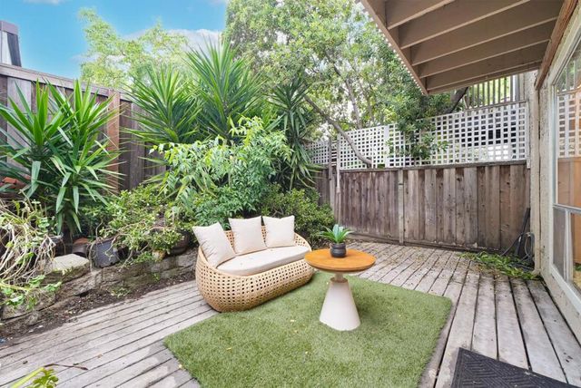 117 Mission Drive, East Palo Alto, CA 94303