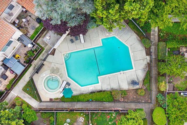 117 Mission Drive, East Palo Alto, CA 94303