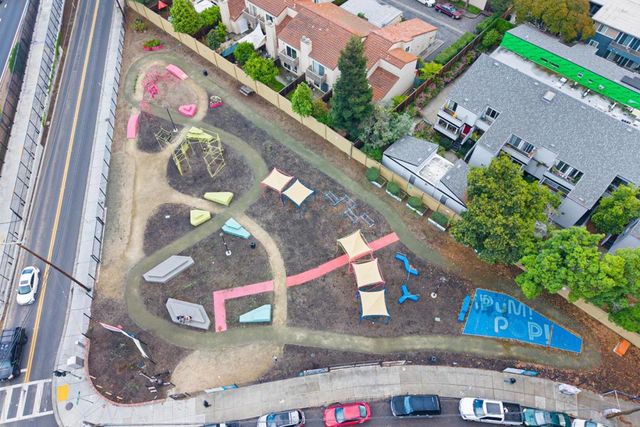 117 Mission Drive, East Palo Alto, CA 94303