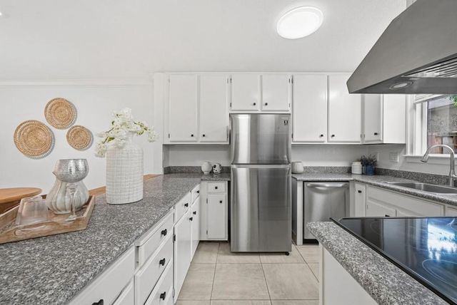 117 Mission Drive, East Palo Alto, CA 94303