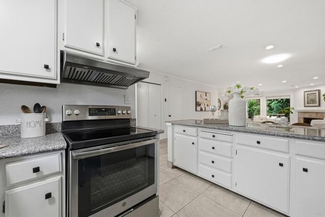 117 Mission Drive, East Palo Alto, CA 94303