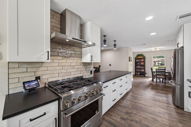 16855 E Maglitto Circle, Tomball, TX 77377