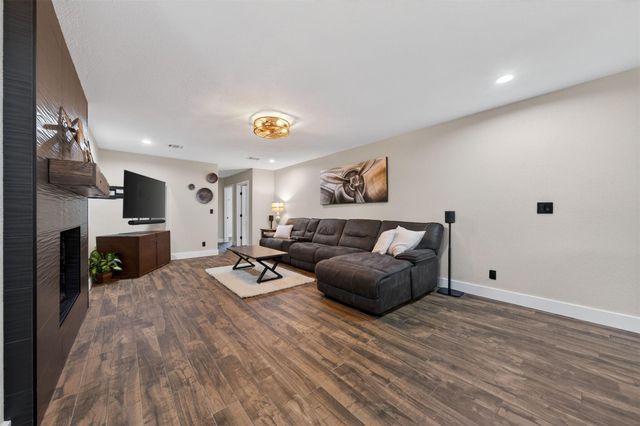 16855 E Maglitto Circle, Tomball, TX 77377