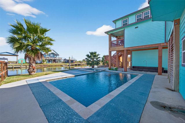 1127 County Road 299, Sargent, TX 77414