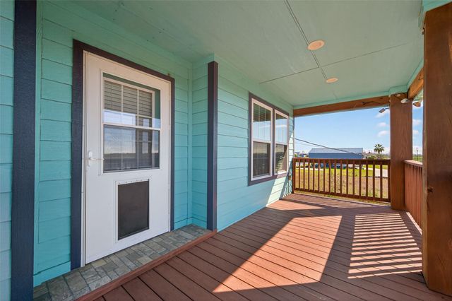 1127 County Road 299, Sargent, TX 77414