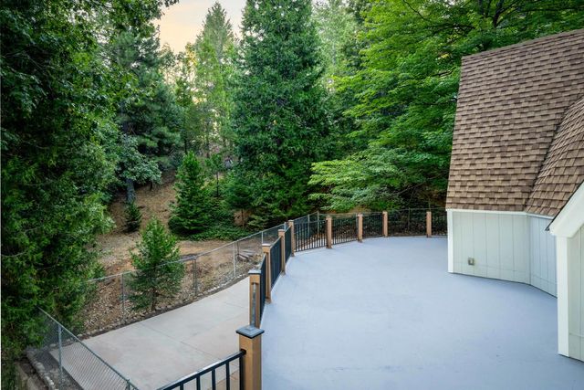 13008 Summit Ridge Dr, Nevada City, CA 95959