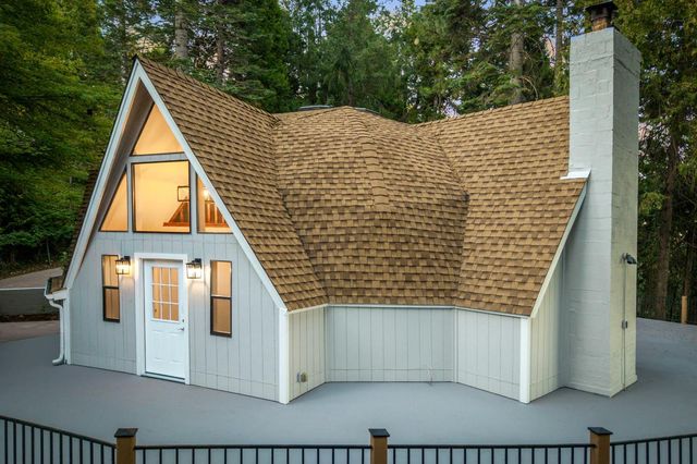 13008 Summit Ridge Dr, Nevada City, CA 95959