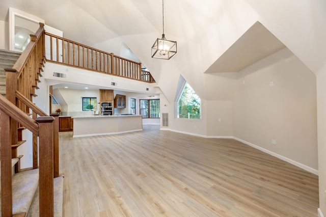 13008 Summit Ridge Dr, Nevada City, CA 95959