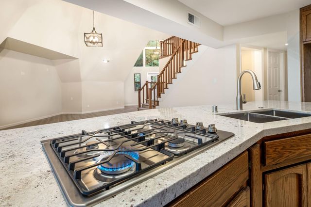 13008 Summit Ridge Dr, Nevada City, CA 95959