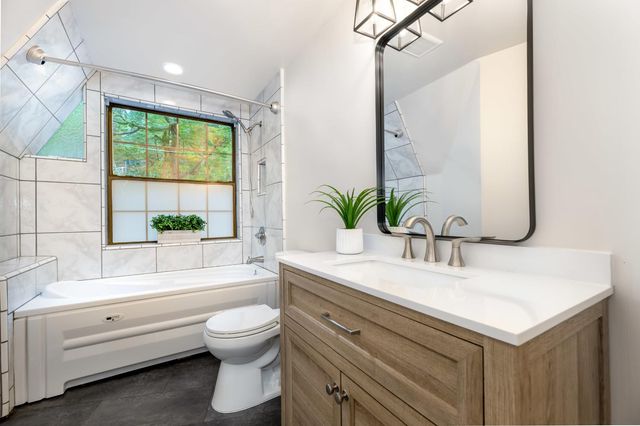 13008 Summit Ridge Dr, Nevada City, CA 95959