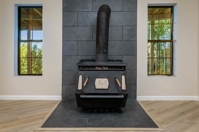 13008 Summit Ridge Dr, Nevada City, CA 95959