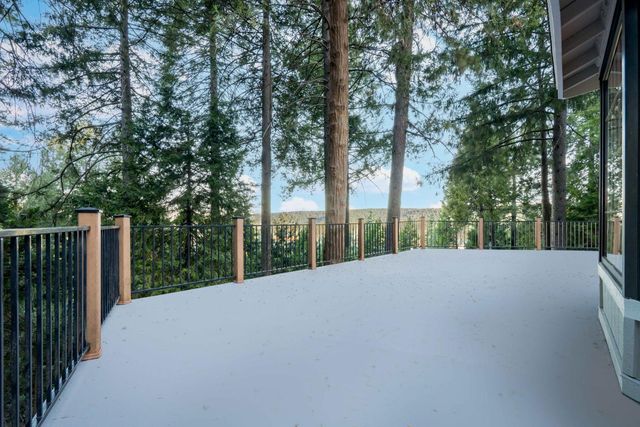 13008 Summit Ridge Dr, Nevada City, CA 95959