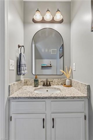 304 Old Hollow RD, Williamsburg, VA 23185